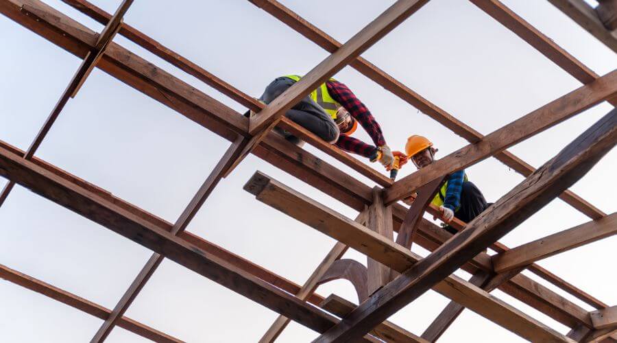 Expert Emergency Roof Repairs services in East Springfield, OH